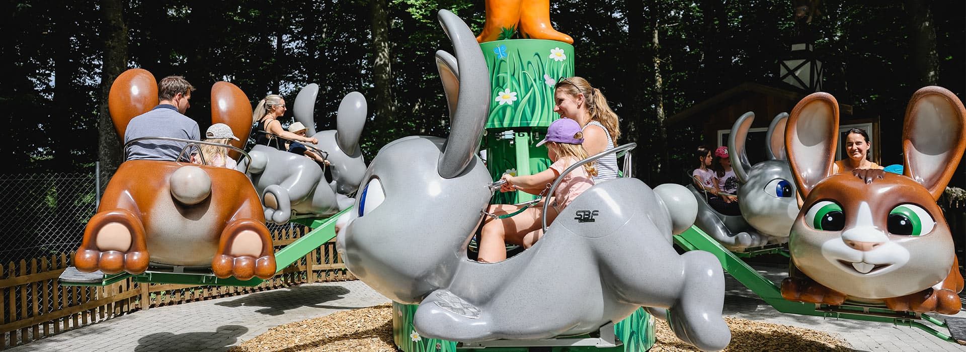 Hasenhüpfer fahren auf der Schwäbischen Alb